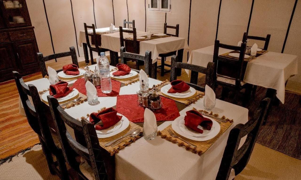 Отель Elegant Luxury Camp Мерзуга Экстерьер фото